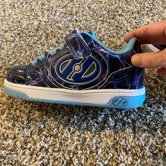 Heely’s shoes Size 3 - Picture 5 of 5